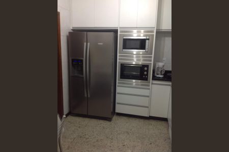 Apartamento para alugar com 180m², 3 quartos e 2 vagas Apartamento para alugar com 180m², 3 quartos e 2 vagasCozinha