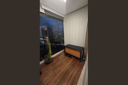 Apartamento à venda com 95m², 2 quartos e 2 vagasVaranda