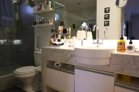 Apartamento à venda com 126m², 3 quartos e 3 vagasBanheiro 