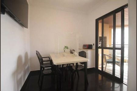 Apartamento à venda com 220m², 4 quartos e 4 vagas