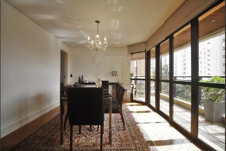 Apartamento à venda com 220m², 4 quartos e 4 vagas
