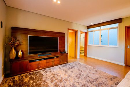Sala de TV de casa à venda com 4 quartos, 379m² em Vila Homero Thon, Santo André