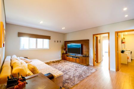 Sala de TV de casa à venda com 4 quartos, 379m² em Vila Homero Thon, Santo André