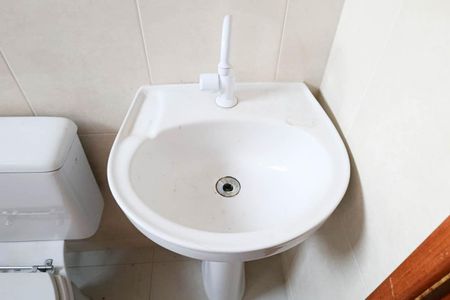 Casa para alugar com 100m², 2 quartos e 1 vaga Casa para alugar com 100m², 2 quartos e 1 vagaBanheiro 1