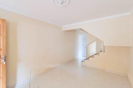 Casa para alugar com 100m², 2 quartos e 1 vaga Casa para alugar com 100m², 2 quartos e 1 vagaSala