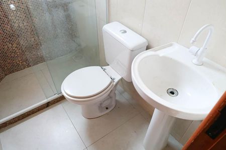 Casa para alugar com 100m², 2 quartos e 1 vaga Casa para alugar com 100m², 2 quartos e 1 vagaBanheiro 1