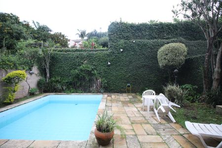 Casa à venda com 388m², 5 quartos e 3 vagasPiscina