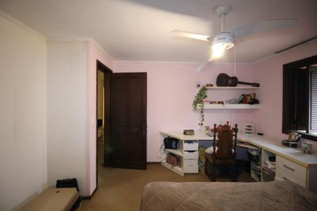 Casa à venda com 388m², 5 quartos e 3 vagasQuarto 2