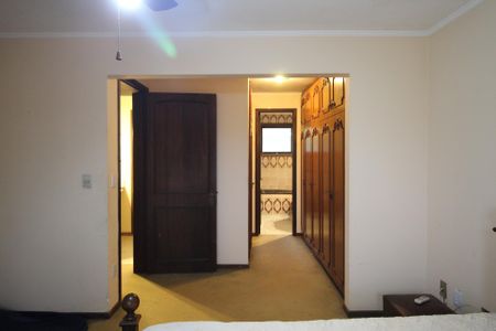 Casa à venda com 388m², 5 quartos e 3 vagasSuíte 1
