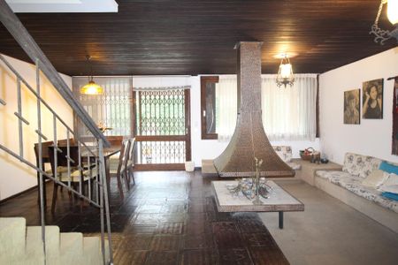 Casa à venda com 388m², 5 quartos e 3 vagasSala 2
