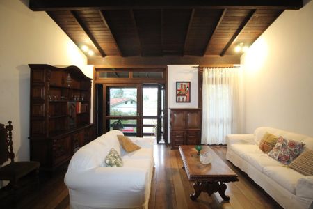 Casa à venda com 388m², 5 quartos e 3 vagasSala 1