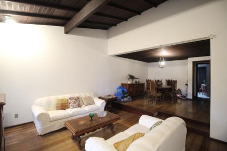 Casa à venda com 388m², 5 quartos e 3 vagasSala 1