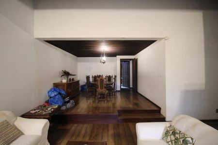 Casa à venda com 388m², 5 quartos e 3 vagasSala 1
