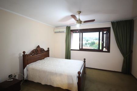 Casa à venda com 388m², 5 quartos e 3 vagasSuíte 1