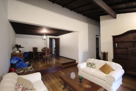 Casa à venda com 388m², 5 quartos e 3 vagasSala 1