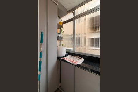 Apartamento à venda com 64m², 2 quartos e sem vaga Apartamento à venda com 64m², 2 quartos e sem vagaCozinha e Área de Serviço