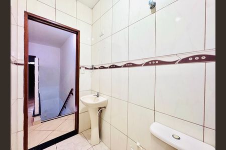 Casa para alugar com 70m², 2 quartos e 2 vagasBanheiro 2