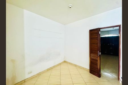 Casa para alugar com 70m², 2 quartos e 2 vagasHall