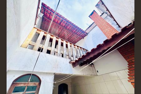 Casa para alugar com 70m², 2 quartos e 2 vagasQuintal