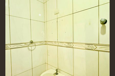 Casa para alugar com 70m², 2 quartos e 2 vagasBanheiro da Suíte