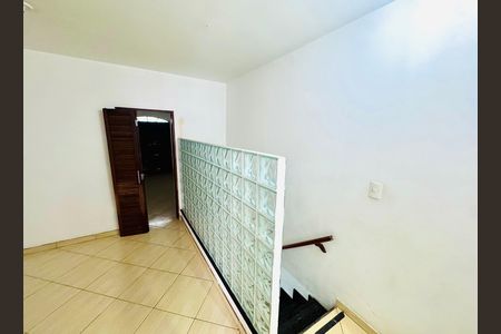 Casa para alugar com 70m², 2 quartos e 2 vagasHall