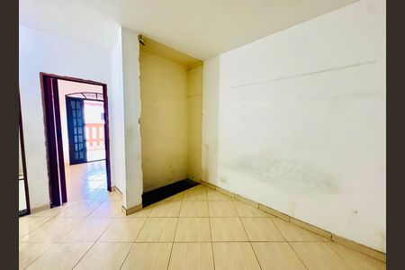 Casa para alugar com 70m², 2 quartos e 2 vagasHall