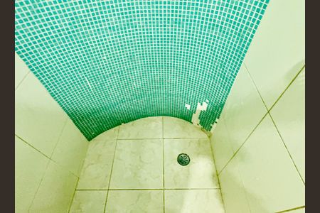 Casa para alugar com 70m², 2 quartos e 2 vagasBanheiro da Suíte
