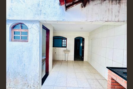 Casa para alugar com 70m², 2 quartos e 2 vagasQuintal