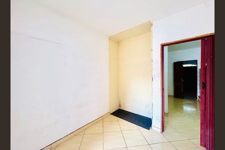 Casa para alugar com 70m², 2 quartos e 2 vagasQuarto 1