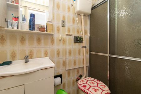 Banheiro de apartamento à venda com 2 quartos, 52m² em Jardim Botânico, Porto Alegre