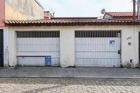 Casa à venda com 202m², 3 quartos e 3 vagas Casa à venda com 202m², 3 quartos e 3 vagasFachada