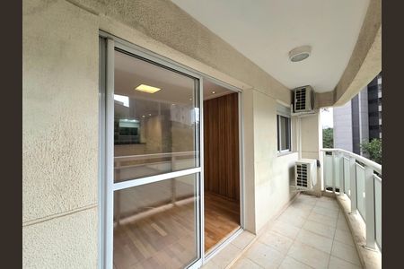 Apartamento para alugar com 72m², 1 quarto e 1 vagaVaranda