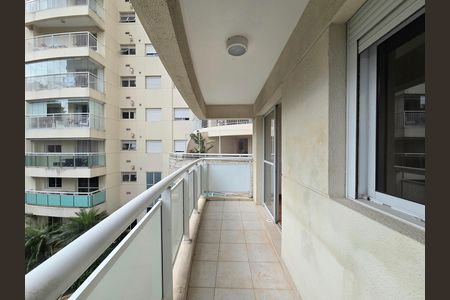 Apartamento para alugar com 72m², 1 quarto e 1 vagaVaranda