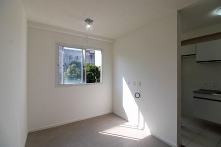 Sala  de apartamento para alugar com 2 quartos, 46m² em Jardim Leonidas Moreira, São Paulo
