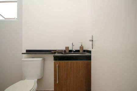 Casa de condomínio para alugar com 86m², 3 quartos e 2 vagasBanheiro Suíte