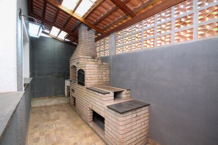 Casa de condomínio para alugar com 86m², 3 quartos e 2 vagasQuintal