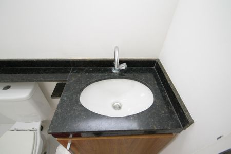 Casa de condomínio para alugar com 86m², 3 quartos e 2 vagasBanheiro