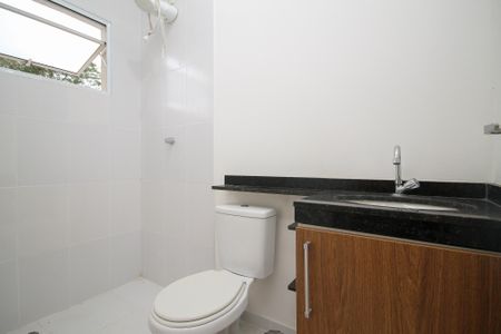 Casa de condomínio para alugar com 86m², 3 quartos e 2 vagasBanheiro