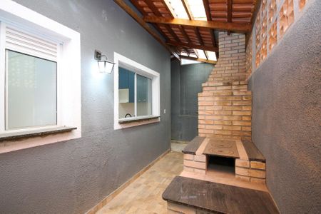 Casa de condomínio para alugar com 86m², 3 quartos e 2 vagasQuintal