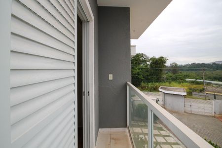 Casa de condomínio para alugar com 86m², 3 quartos e 2 vagasVaranda Suíte