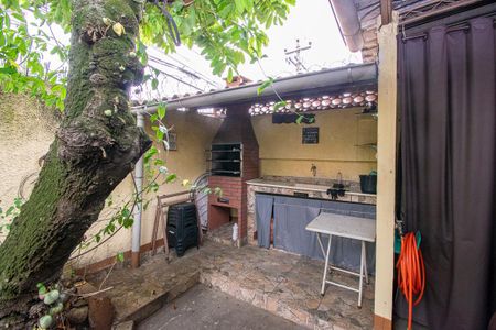 Casa à venda com 120m², 3 quartos e 2 vagas Casa à venda com 120m², 3 quartos e 2 vagasVaranda gourmet