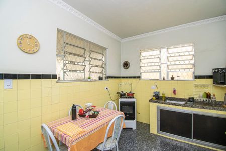 Casa à venda com 120m², 3 quartos e 2 vagas Casa à venda com 120m², 3 quartos e 2 vagasCozinha