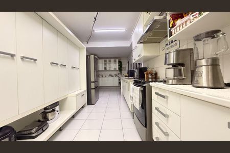 Apartamento à venda com 211m², 4 quartos e 4 vagas Apartamento à venda com 211m², 4 quartos e 4 vagasFoto 33
