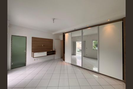 Casa de condomínio para alugar com 300m², 4 quartos e 3 vagasSuíte 1