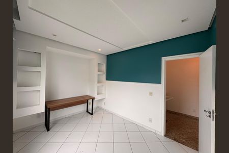 Casa de condomínio para alugar com 300m², 4 quartos e 3 vagasSuíte 3