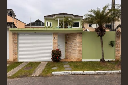 Casa de condomínio para alugar com 300m², 4 quartos e 3 vagasFachada