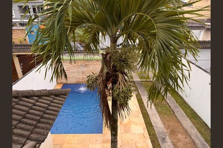Casa de condomínio para alugar com 300m², 4 quartos e 3 vagasSuíte 1 - Varanda