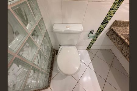 Casa de condomínio para alugar com 300m², 4 quartos e 3 vagasSuíte 1 - Banheiro