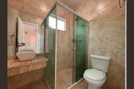 Casa de condomínio para alugar com 300m², 4 quartos e 3 vagasBanheiro Social