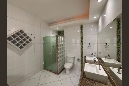 Casa de condomínio para alugar com 300m², 4 quartos e 3 vagasSuíte 1 - Banheiro